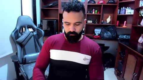 Snapshot of drako_argenti_ chatting on December 31, 2024, 5:29 pm Drako online show from December 31, 2024, 5:29 pm