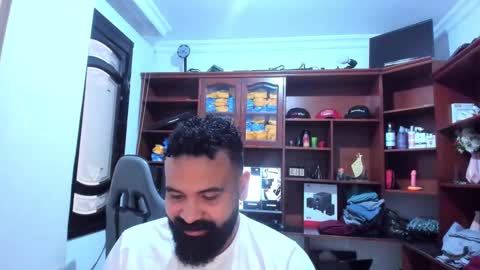 Snapshot of drako_argenti_ chatting on January 3, 2025, 7:39 pm Drako online show from January 3, 2025, 7:39 pm