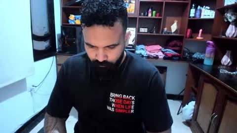 Snapshot of drako_argenti_ chatting on January 6, 2025, 11:40 am Drako online show from January 6, 2025, 11:40 am