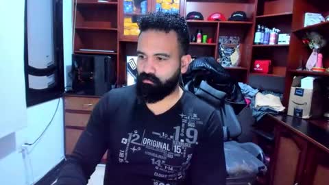 Snapshot of drako_argenti_ chatting on January 17, 2025, 12:21 pm Drako online show from January 17, 2025, 12:21 pm