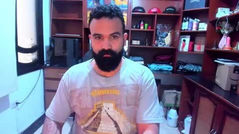 Snapshot of drako_argenti_ chatting on January 18, 2025, 12:15 pm Drako online show from January 18, 2025, 12:15 pm