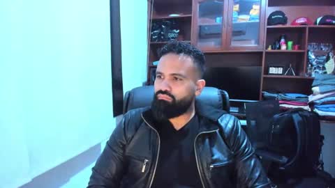 Snapshot of drako_argenti_ chatting on February 4, 2025, 12:19 am Drako online show from February 4, 2025, 12:19 am