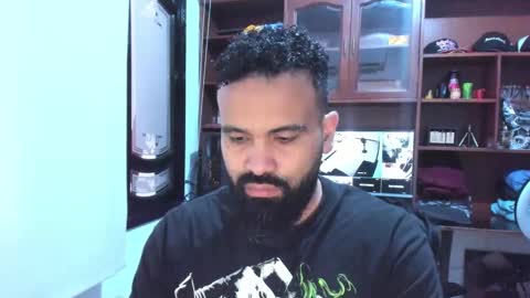 Snapshot of drako_argenti_ chatting on February 7, 2025, 8:53 pm Drako online show from February 7, 2025, 8:53 pm