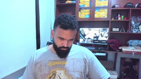 Snapshot of drako_argenti_ chatting on February 9, 2025, 6:54 am Drako online show from February 9, 2025, 6:54 am