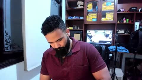 Snapshot of drako_argenti_ chatting on February 14, 2025, 10:47 pm Drako online show from February 14, 2025, 10:47 pm