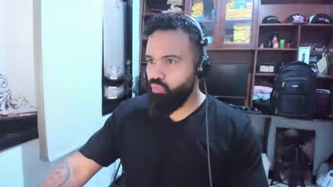 Snapshot of drako_argenti_ chatting on February 18, 2025, 2:06 pm Drako online show from February 18, 2025, 2:06 pm