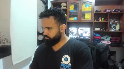 Snapshot of drako_argenti_ chatting on February 20, 2025, 12:15 pm Drako online show from February 20, 2025, 12:15 pm