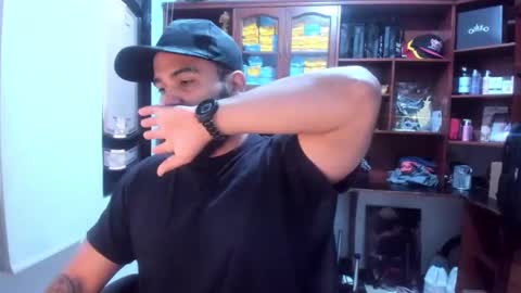 Snapshot of drako_argenti_ chatting on February 26, 2025, 1:19 pm Drako online show from February 26, 2025, 1:19 pm