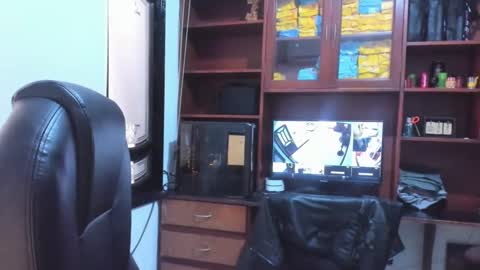 Snapshot of drako_argenti_ chatting on February 28, 2025, 2:53 pm Drako online show from February 28, 2025, 2:53 pm