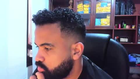 Snapshot of drako_argenti_ chatting on March 1, 2025, 5:05 pm Drako online show from March 1, 2025, 5:05 pm