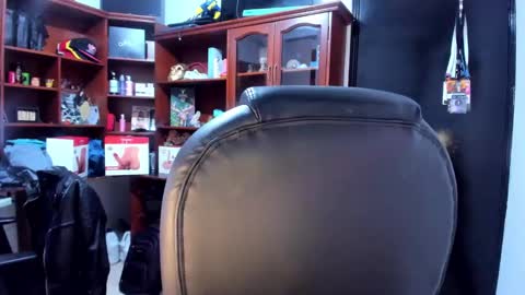 Snapshot of drako_argenti_ chatting on March 7, 2025, 8:23 am Drako online show from March 7, 2025, 8:23 am