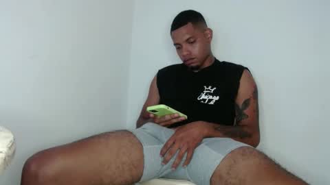 Snapshot of drako_monstercock chatting on February 3, 2025, 8:35 pm drako_monstercock online show from February 3, 2025, 8:35 pm