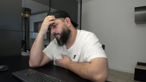 Snapshot of dravenpeak chatting on November 3, 2025, 5:20 am DravenPeak online show from November 3, 2025, 5:20 am