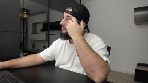 Snapshot of dravenpeak chatting on November 9, 2025, 2:10 am DravenPeak online show from November 9, 2025, 2:10 am