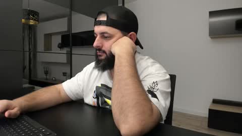 Snapshot of dravenpeak chatting on December 1, 2025, 10:15 pm DravenPeak online show from December 1, 2025, 10:15 pm