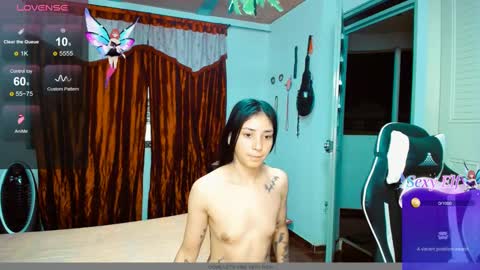 Snapshot of dream__girls69944 chatting on February 5, 2025, 8:43 am sharon online show from February 5, 2025, 8:43 am