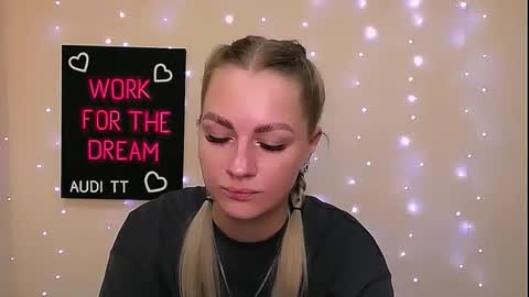 Snapshot of dream_dolly_ chatting on September 9, 2025, 4:28 pm dream_dolly_ online show from September 9, 2025, 4:28 pm