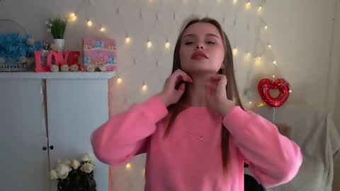 Mari online show from October 3, 2025, 10:23 am