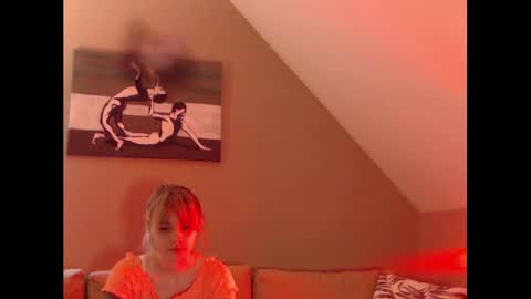 A girl online show from December 20, 2024, 11:10 am