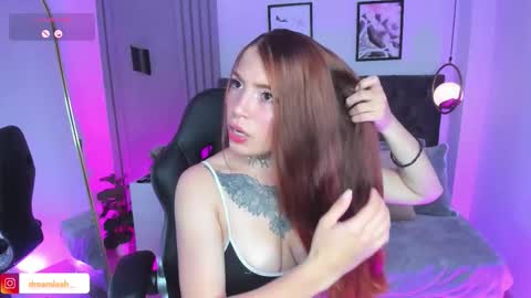 Snapshot of dreamleah_ chatting on November 6, 2025, 5:08 am dreamleah_ online show from November 6, 2025, 5:08 am