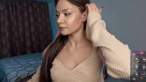 Snapshot of dreamsnoir chatting on October 1, 2025, 5:41 pm Mila online show from October 1, 2025, 5:41 pm