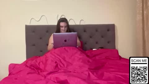 Snapshot of dreamyblushfairy chatting on October 7, 2025, 3:20 pm Mila online show from October 7, 2025, 3:20 pm