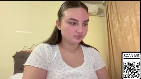 Snapshot of dreamyblushfairy chatting on November 21, 2025, 10:36 am Mila online show from November 21, 2025, 10:36 am