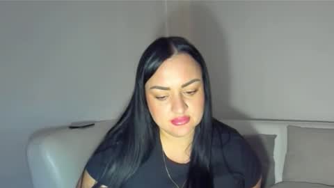 dreamyhousewife1 online show from October 15, 2025, 6:08 pm