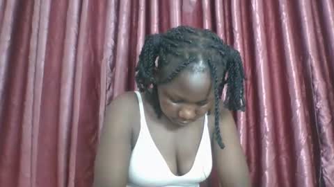 Snapshot of dreamylyne chatting on September 26, 2025, 9:13 am MERCY online show from September 26, 2025, 9:13 am