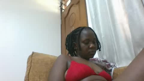 Snapshot of dreamylyne chatting on September 30, 2025, 12:43 pm MERCY online show from September 30, 2025, 12:43 pm