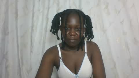 Snapshot of dreamylyne chatting on October 12, 2025, 8:41 pm MERCY online show from October 12, 2025, 8:41 pm