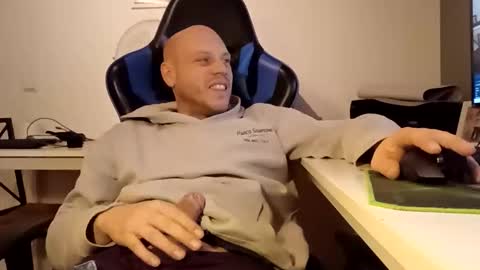 Snapshot of drijn3 chatting on November 26, 2025, 4:30 pm drijn3 online show from November 26, 2025, 4:30 pm