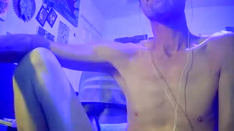 Snapshot of druedowm chatting on December 18, 2025, 9:32 pm druedowm online show from December 18, 2025, 9:32 pm