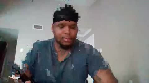 SmoovFanz online show from November 26, 2025, 7:04 pm