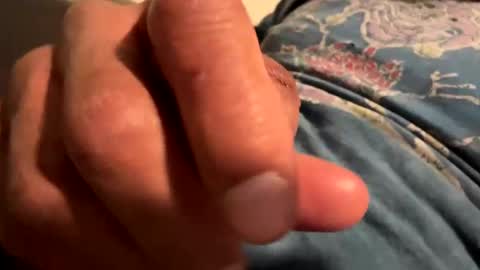 Snapshot of dthrow12 chatting on October 10, 2025, 8:02 am dthrow12 online show from October 10, 2025, 8:02 am