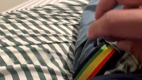 Snapshot of dthrow12 chatting on December 1, 2025, 6:46 pm dthrow12 online show from December 1, 2025, 6:46 pm