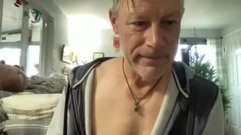 Snapshot of dudeinnh chatting on December 21, 2025, 4:25 pm Steve online show from December 21, 2025, 4:25 pm