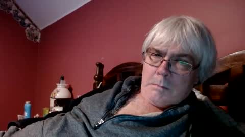 Snapshot of dug38 chatting on December 31, 2024, 9:39 pm Doug online show from December 31, 2024, 9:39 pm