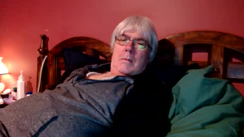 Snapshot of dug38 chatting on January 1, 2025, 12:22 pm Doug online show from January 1, 2025, 12:22 pm