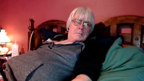 Snapshot of dug38 chatting on January 1, 2025, 4:18 pm Doug online show from January 1, 2025, 4:18 pm