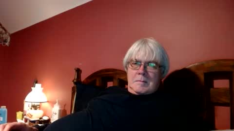 Snapshot of dug38 chatting on January 5, 2025, 12:31 am Doug online show from January 5, 2025, 12:31 am