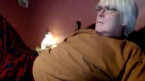 Snapshot of dug38 chatting on February 3, 2025, 2:47 am Doug online show from February 3, 2025, 2:47 am