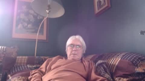 Snapshot of dug38 chatting on February 5, 2025, 9:07 pm Doug online show from February 5, 2025, 9:07 pm