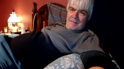 Snapshot of dug38 chatting on March 5, 2025, 2:57 am Doug online show from March 5, 2025, 2:57 am