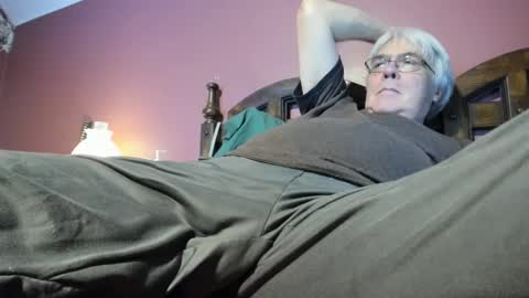 Snapshot of dug38 chatting on September 16, 2025, 2:01 am Doug online show from September 16, 2025, 2:01 am