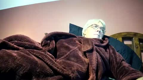 Snapshot of dug38 chatting on October 3, 2025, 2:08 am Doug online show from October 3, 2025, 2:08 am