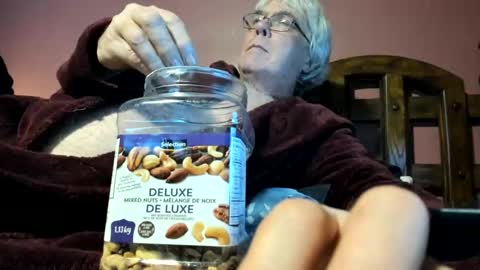 Snapshot of dug38 chatting on October 4, 2025, 3:37 am Doug online show from October 4, 2025, 3:37 am