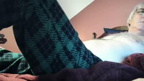 Snapshot of dug38 chatting on October 5, 2025, 11:52 am Doug online show from October 5, 2025, 11:52 am