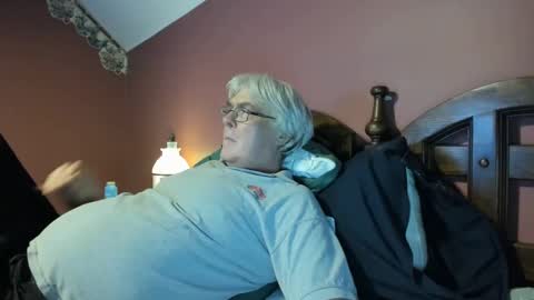 Snapshot of dug38 chatting on October 6, 2025, 12:19 am Doug online show from October 6, 2025, 12:19 am