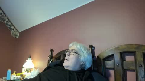 Snapshot of dug38 chatting on October 17, 2025, 3:58 pm Doug online show from October 17, 2025, 3:58 pm